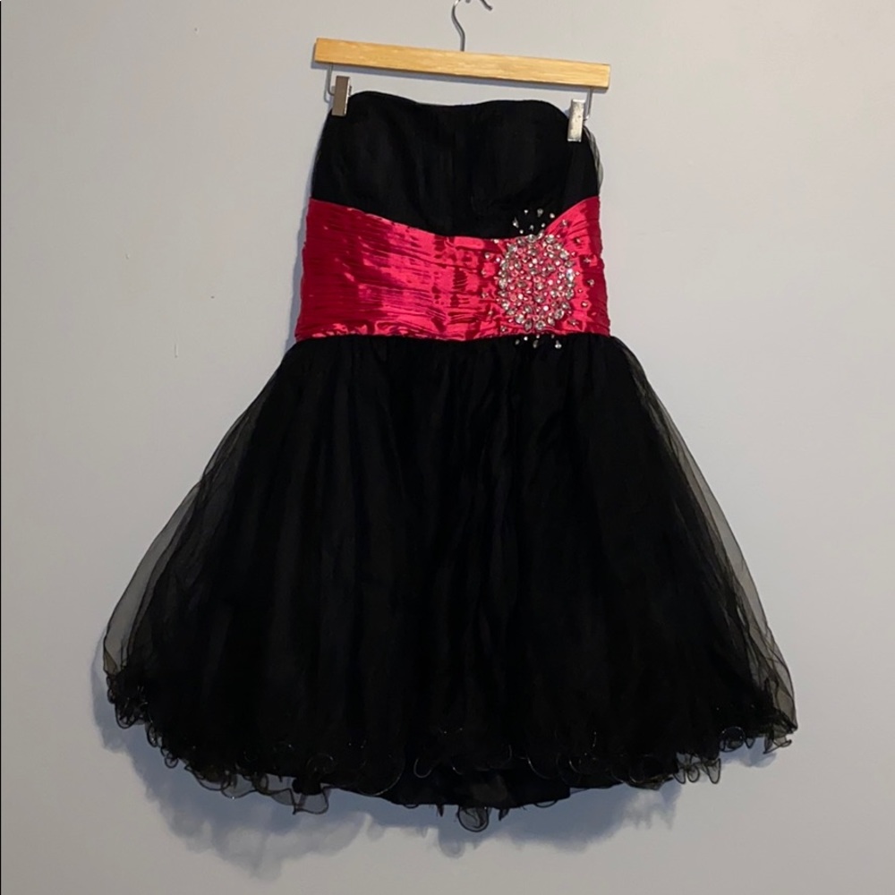 Strapless semi-formal dress